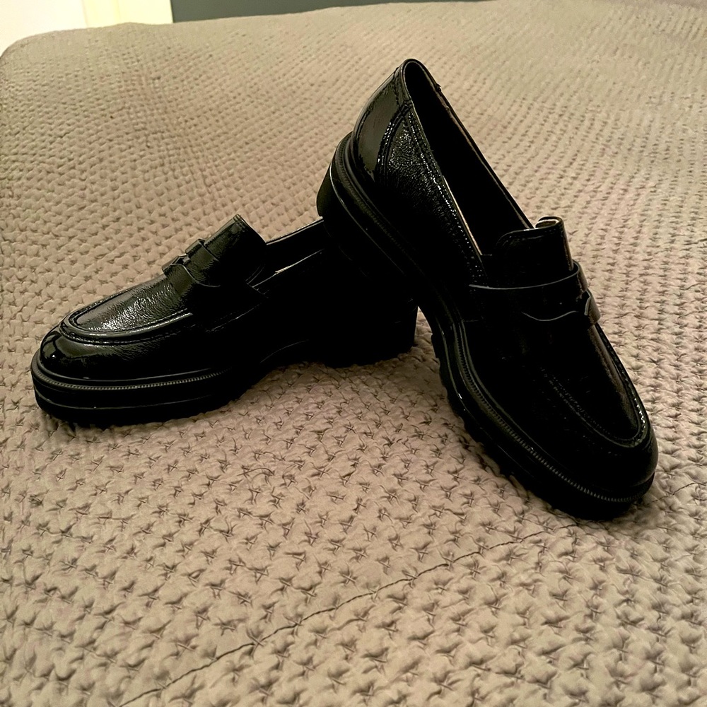 Paul Green black crinkle patent leather loafers